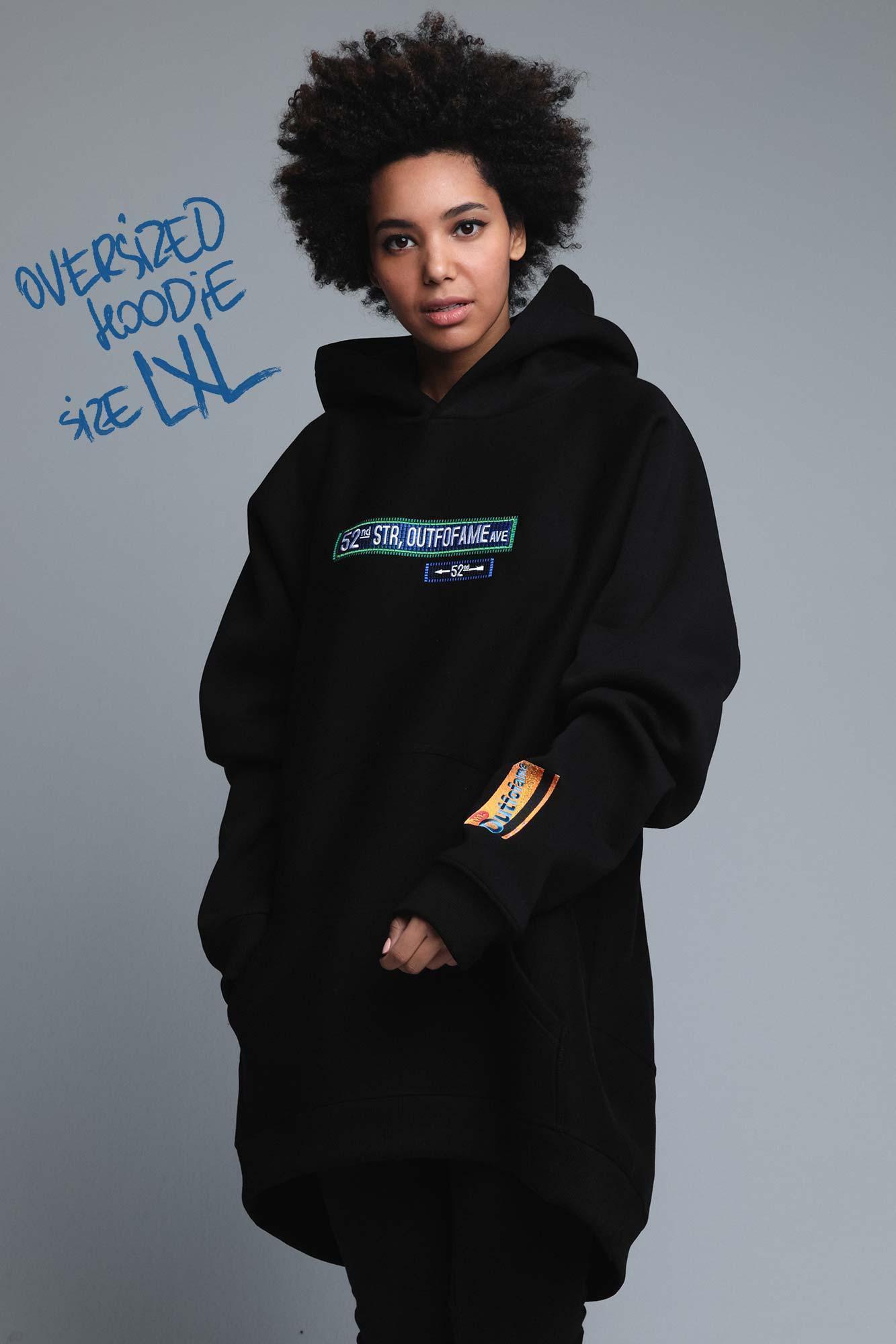 Женское черное худи oversize с вышивкой OUT FO FAME