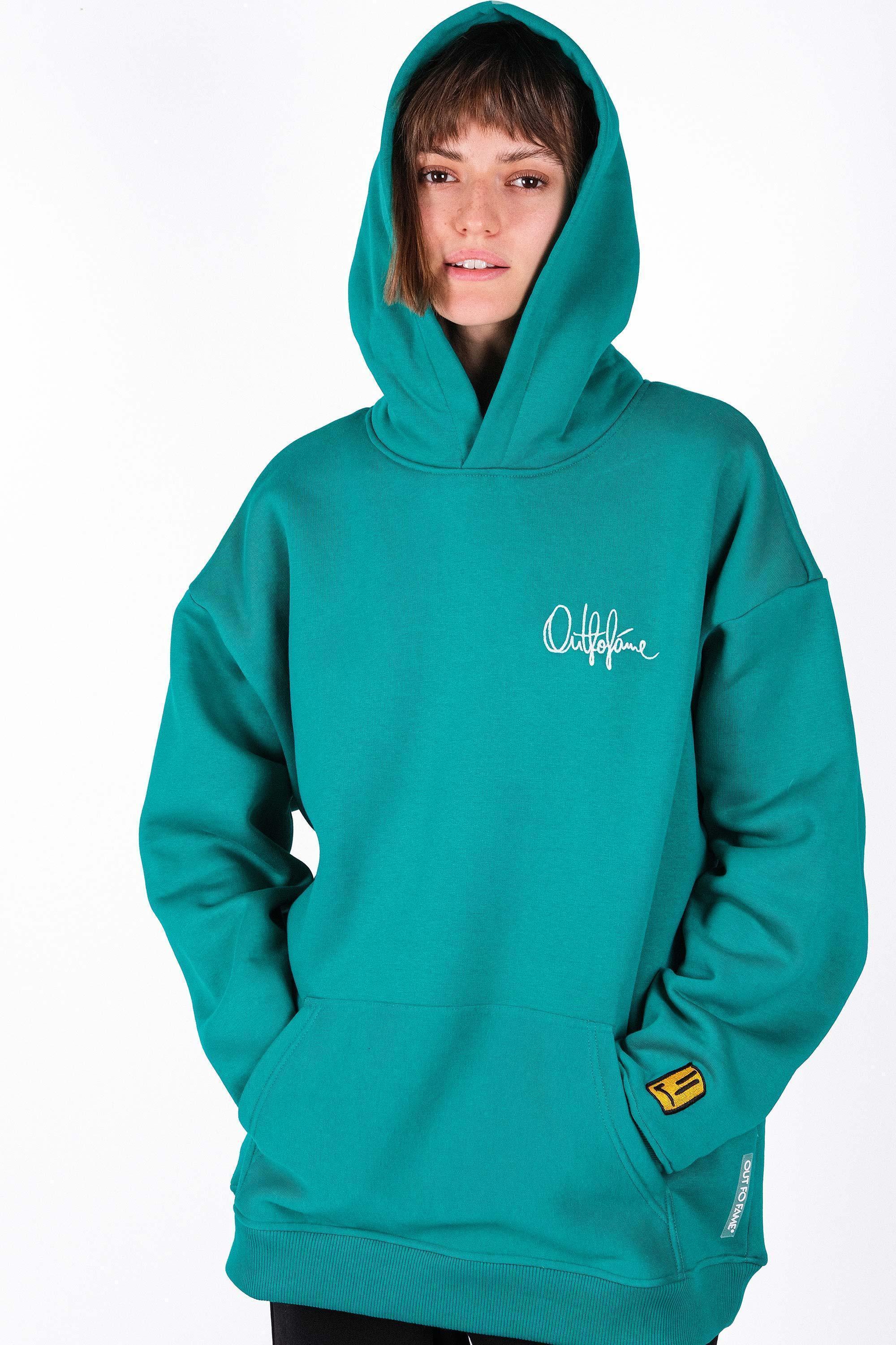 Худи oversize кроя с вышивкой яркого цвета АУТ ФО ФЭЙМ