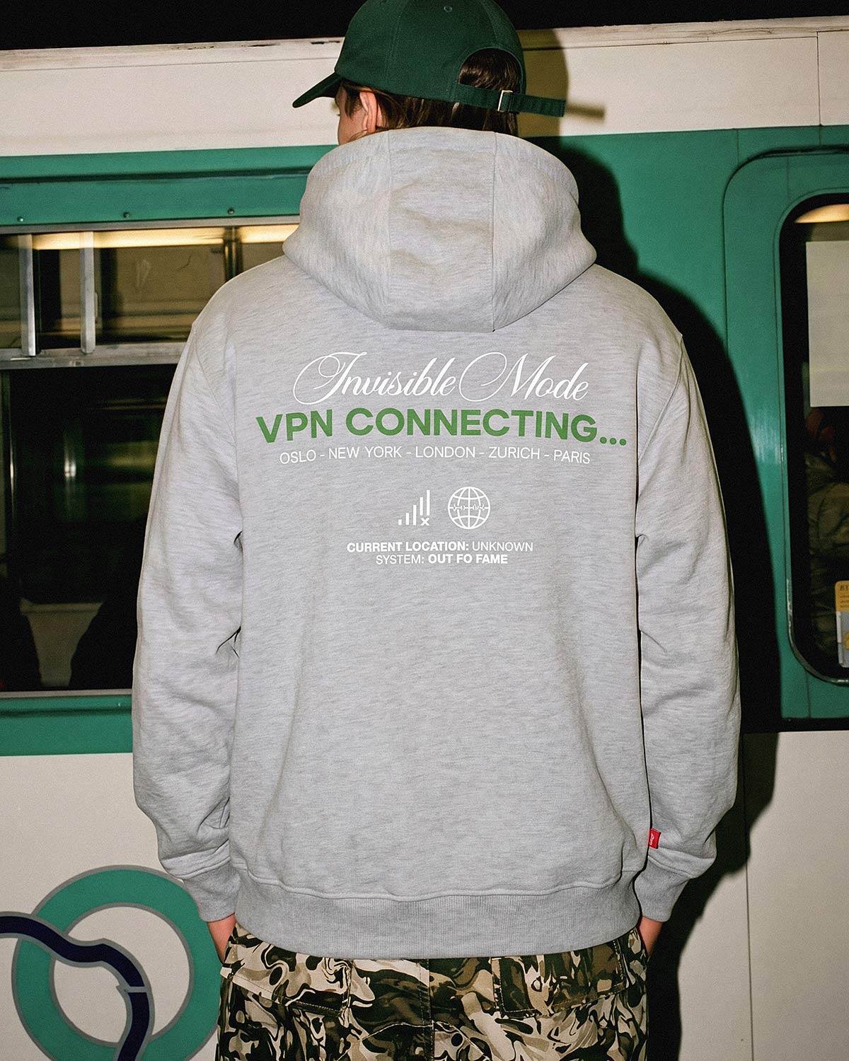 Худи серый меланж с принтом на спине VPN CONNECTING