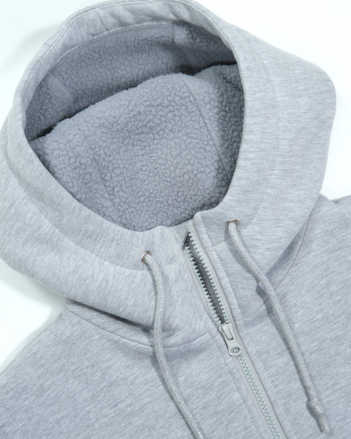 Капюшон и манжеты серого худи на молнии CREATIVE GREY