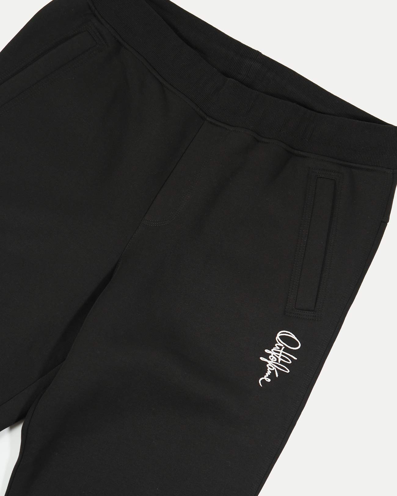 Черные джоггеры OUT FO FAME BASE BLACK спереди, свободные спортивные брюки с эластичным поясом
