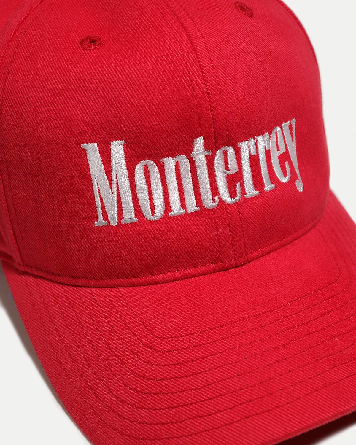 бейсболка с вышивкой классическая красная OUT FO FAME Monterrey