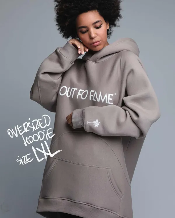 Oversize худи песочного цвета с печатью OUT FO FAME 