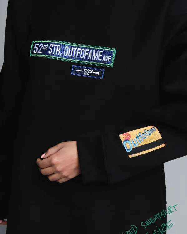 Черный oversize свитшот METRO с вышивкой OUT FO FAME, унисекс