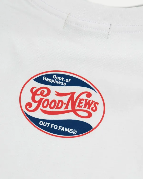 Принт GOOD NEWS INC. на футболке OUT FO FAME
