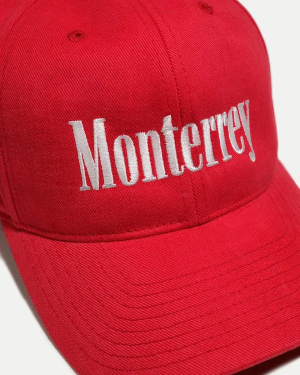 бейсболка с вышивкой классическая красная OUT FO FAME Monterrey